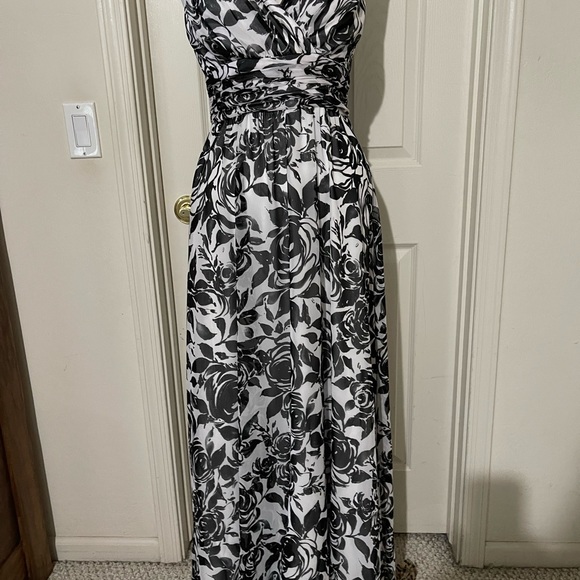NWT White House Black Market maxi dress - Picture 6 of 8